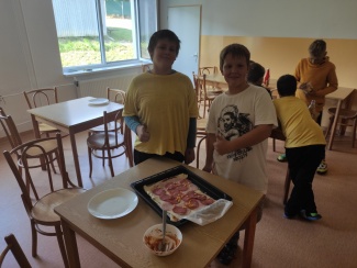 Pizza září