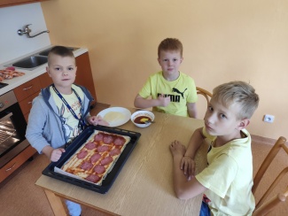 Pizza září