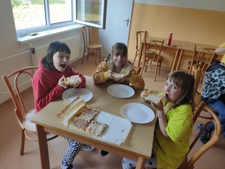 Pizza září